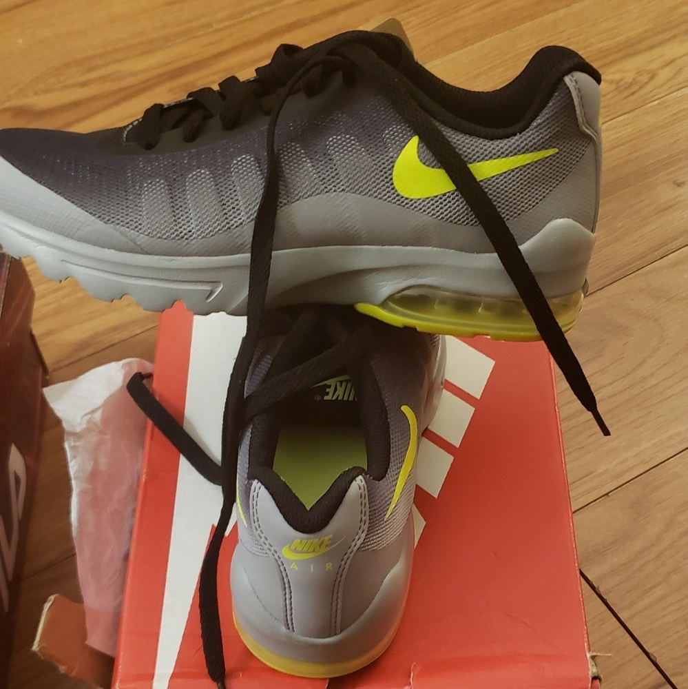 Nike boys tennis shoes